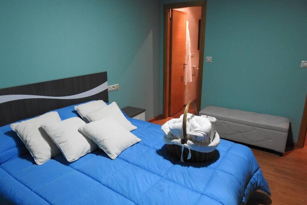 Apartamento De 4 Dormitorios En Camarinas Exterior photo