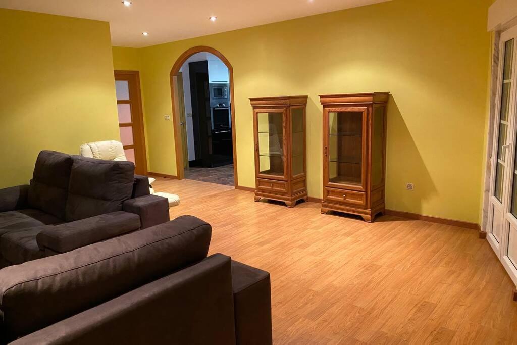Apartamento De 4 Dormitorios En Camarinas Exterior photo