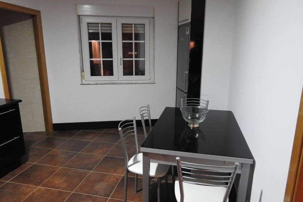 Apartamento De 4 Dormitorios En Camarinas Exterior photo